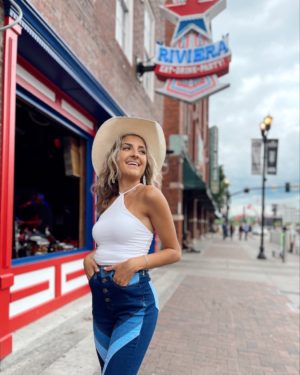 12 Outfit Ideas For Nashville Summer 2021