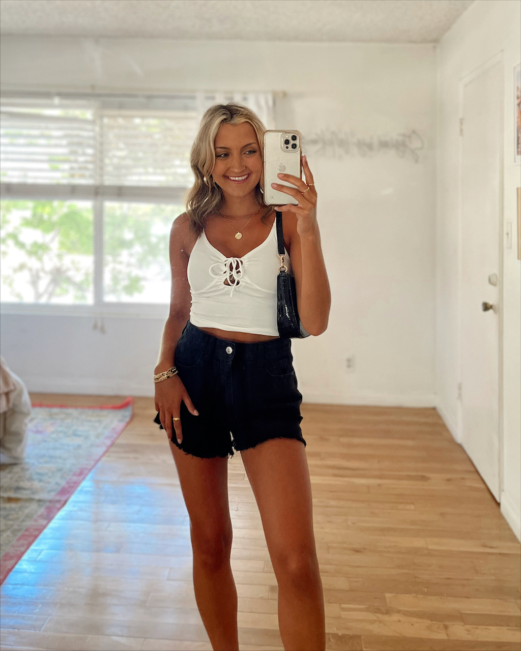 8 Basic Summer Outfit Ideas 2022