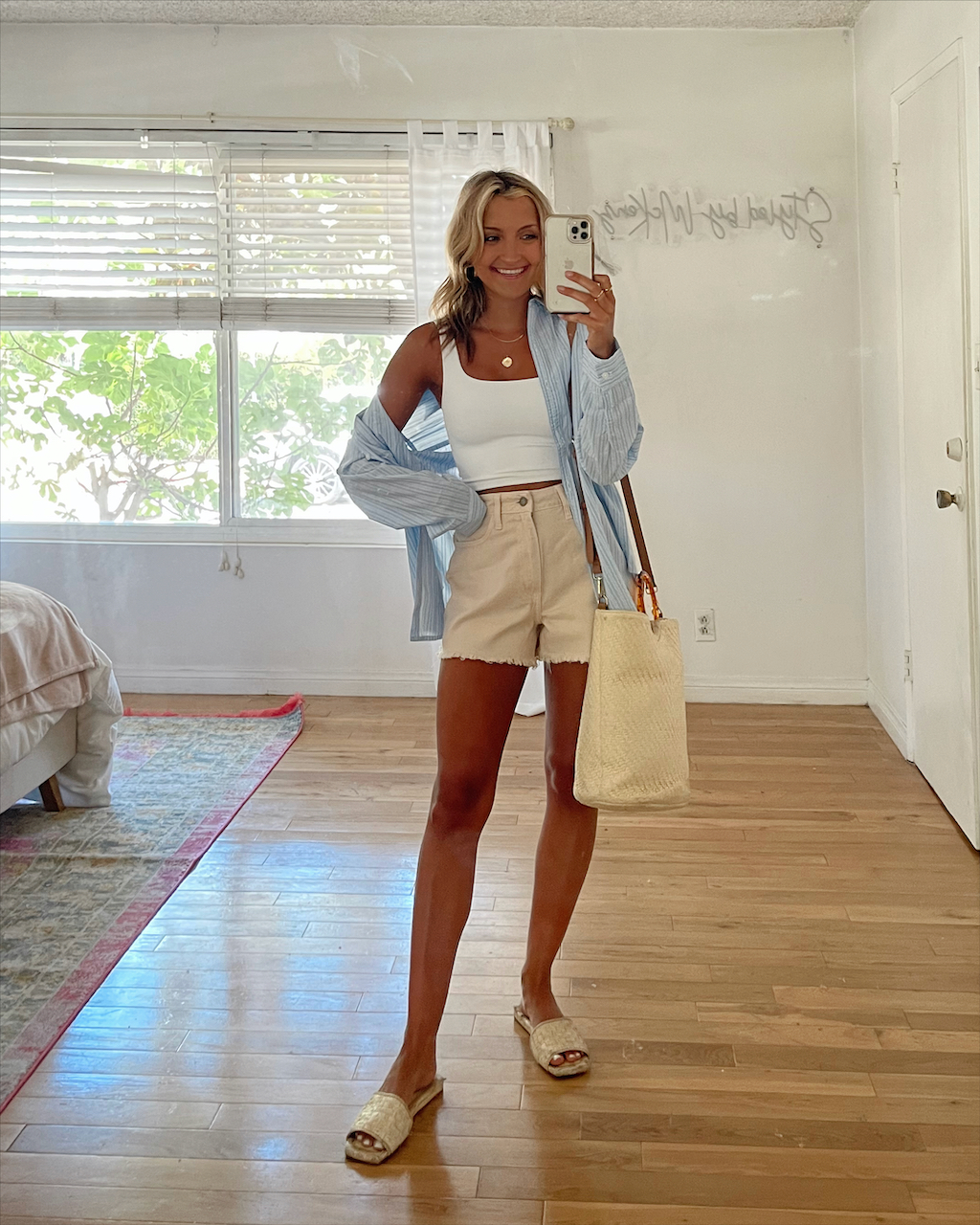 8 Basic Summer Outfit Ideas 2022
