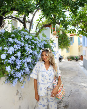 Greece outfit ideas, mykonos outfit ideas, Santorini outfit ideas, what to wear in greece, what to wear in greece this fall, what to wear in greece this fall, what to wear in greece September, what to wear in greece October, greece outfit inspiration, greece outfit inspo, greece outfit ideas 2023, greece outfit inspiration, grieve outfit ideas pinterest, greece outfit inspiration pinterest, what to wear in mykonos, what to wear in Santorini,