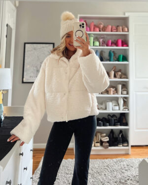 9 Winter Outfit Ideas 2023, Winter outfit, winter outfit ideas, 9 winter outfit ideas 2023, winter outfit ideas 2023, straight leg jeans outfit, sweater outfit, sweater outfit ideas, sweater outfits winter 2023, winter 2023 outfit ideas Pinterest, pinterest inspired outfit ideas, winter outfit ideas pinterest 2023, American eagle cyber week sale, American Eagle cyber week, American Eagle cyber week sale picks, American Eagle outfits, American eagle outfit ideas, American Eagle jeans